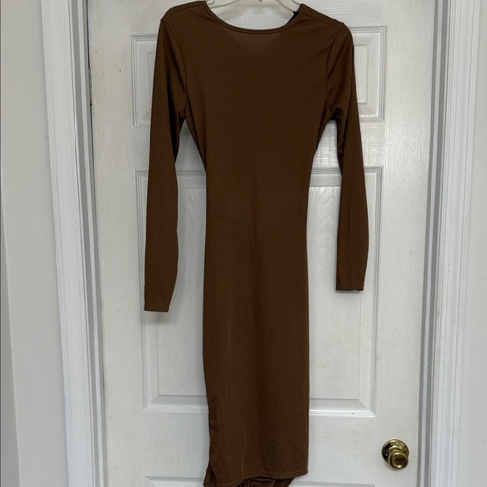 BooHoo Ribbed Ruched Cut Out Back MIDI Dress in Chocolate, NWT, size 12